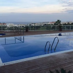 Bonito En Primera Línea De Campo De Golf Y Vistas Al Mar Apartamento